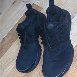 Black nike prestos